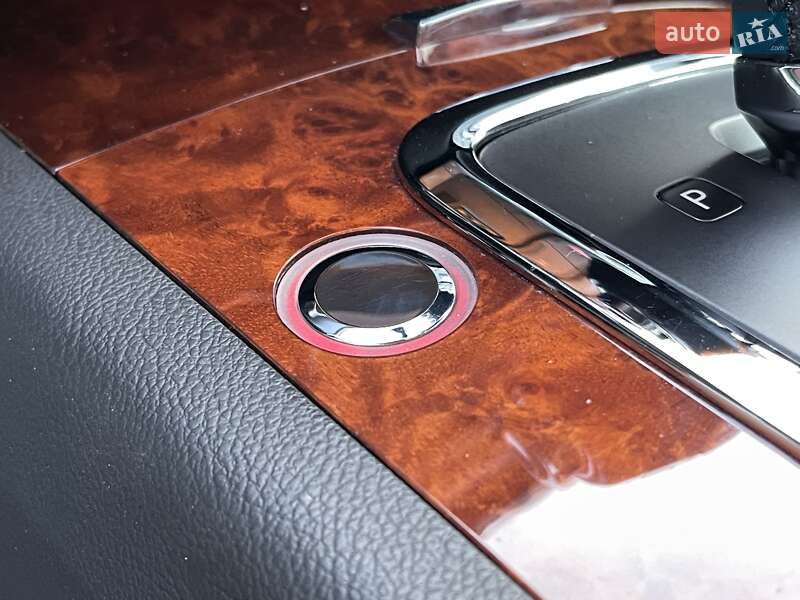 Позашляховик / Кросовер Volkswagen Touareg 2006 в Києві