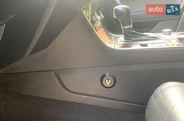 Внедорожник / Кроссовер Volkswagen Touareg 2011 в 