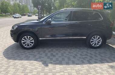 Внедорожник / Кроссовер Volkswagen Touareg 2011 в 