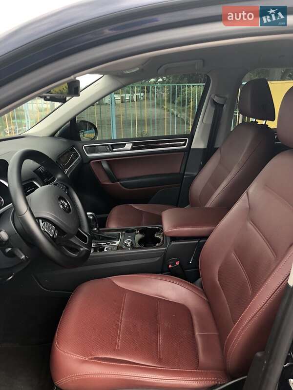 Позашляховик / Кросовер Volkswagen Touareg 2013 в Києві фото 5 Позашляховик / Кросовер Volkswagen Touareg 2013 в Києві