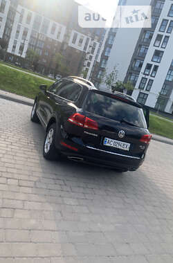 Внедорожник / Кроссовер Volkswagen Touareg 2010 в Луцке