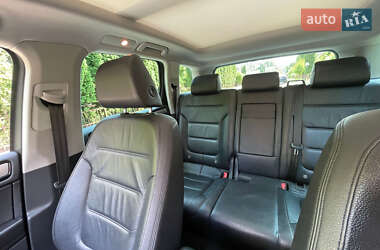 Внедорожник / Кроссовер Volkswagen Touareg 2014 в 