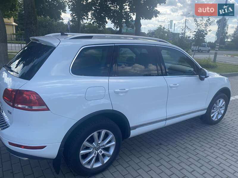 Внедорожник / Кроссовер Volkswagen Touareg 2013 в Коломые