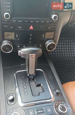 Внедорожник / Кроссовер Volkswagen Touareg 2006 в 