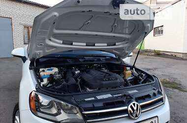 Внедорожник / Кроссовер Volkswagen Touareg 2012 в Умани