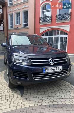 Внедорожник / Кроссовер Volkswagen Touareg 2010 в Ровно