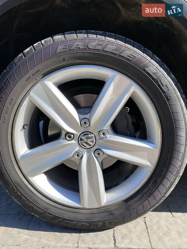 Внедорожник / Кроссовер Volkswagen Touareg 2010 в Тлумаче