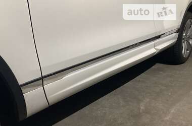Внедорожник / Кроссовер Volkswagen Touareg 2015 в 