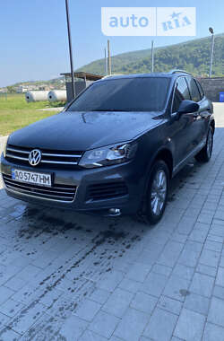 Внедорожник / Кроссовер Volkswagen Touareg 2012 в Виноградове