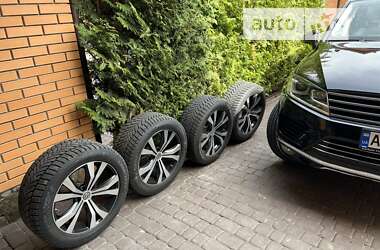 Позашляховик / Кросовер Volkswagen Touareg 2014 в Вінниці