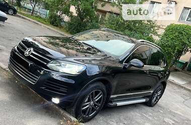 Позашляховик / Кросовер Volkswagen Touareg 2011 в Запоріжжі