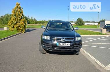 Позашляховик / Кросовер Volkswagen Touareg 2005 в Рівному