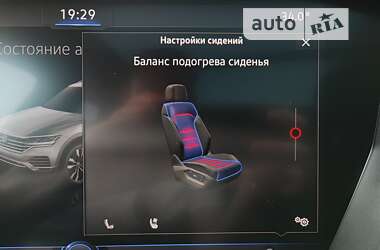 Внедорожник / Кроссовер Volkswagen Touareg 2018 в 