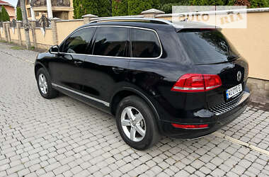 Внедорожник / Кроссовер Volkswagen Touareg 2013 в 