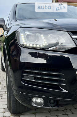Внедорожник / Кроссовер Volkswagen Touareg 2013 в 