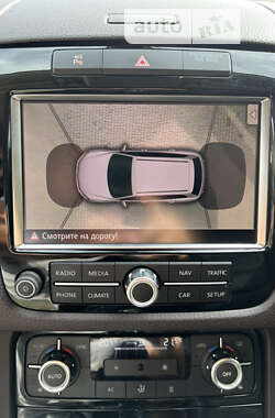 Внедорожник / Кроссовер Volkswagen Touareg 2013 в 