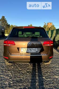Внедорожник / Кроссовер Volkswagen Touareg 2011 в Житомире