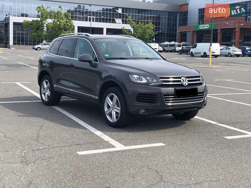 Внедорожник / Кроссовер Volkswagen Touareg 2011 в Броварах