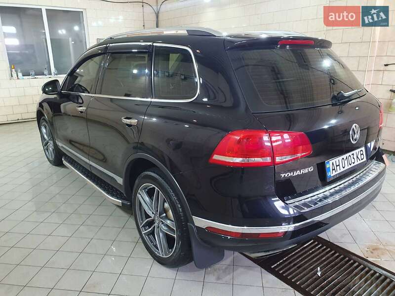 Внедорожник / Кроссовер Volkswagen Touareg 2014 в Краматорске