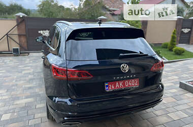Внедорожник / Кроссовер Volkswagen Touareg 2018 в 