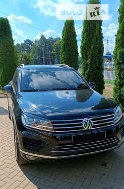 Внедорожник / Кроссовер Volkswagen Touareg 2014 в Луцке