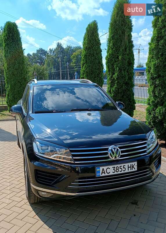 Позашляховик / Кросовер Volkswagen Touareg 2014 в Луцьку