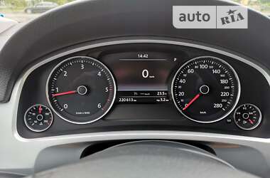 Внедорожник / Кроссовер Volkswagen Touareg 2013 в 