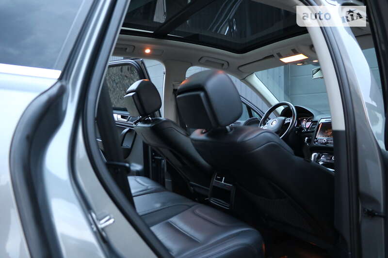 Позашляховик / Кросовер Volkswagen Touareg 2012 в Трускавці