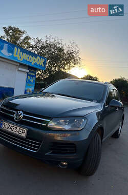 Внедорожник / Кроссовер Volkswagen Touareg 2012 в Полтаве