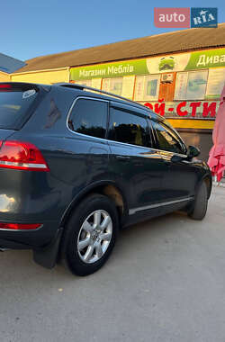 Внедорожник / Кроссовер Volkswagen Touareg 2012 в Полтаве