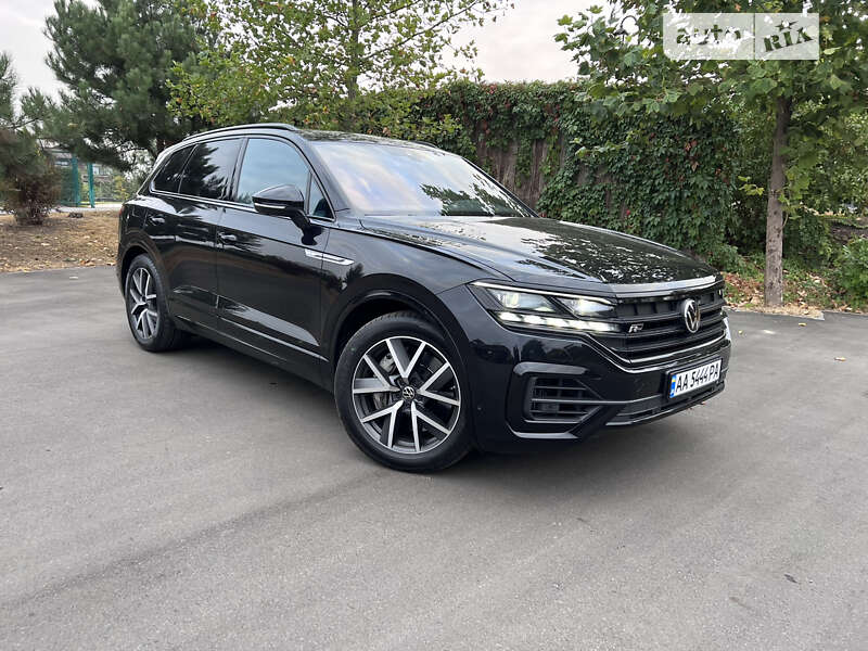 Позашляховик / Кросовер Volkswagen Touareg 2020 в Києві