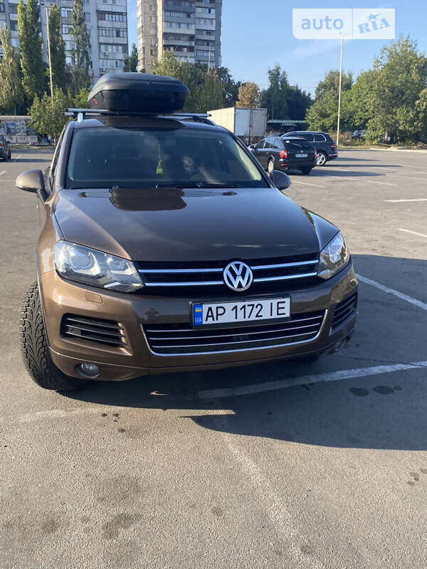 Внедорожник / Кроссовер Volkswagen Touareg 2014 в Запорожье