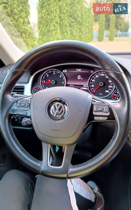Позашляховик / Кросовер Volkswagen Touareg 2014 в Луцьку