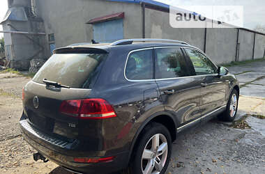 Позашляховик / Кросовер Volkswagen Touareg 2011 в 