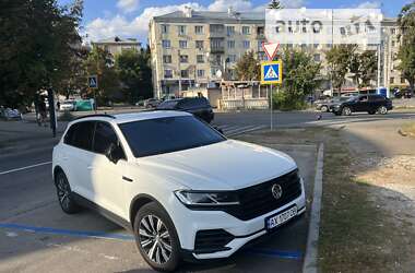 Позашляховик / Кросовер Volkswagen Touareg 2019 в Харкові