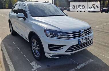 Внедорожник / Кроссовер Volkswagen Touareg 2014 в Киеве