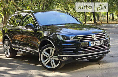 Позашляховик / Кросовер Volkswagen Touareg 2015 в Дніпрі