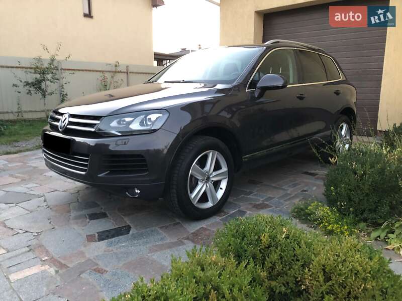 Внедорожник / Кроссовер Volkswagen Touareg 2012 в Броварах