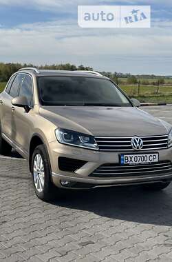 Внедорожник / Кроссовер Volkswagen Touareg 2015 в Летичеве