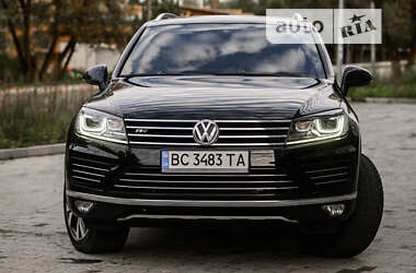 Позашляховик / Кросовер Volkswagen Touareg 2016 в Львові