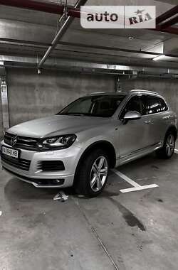 Внедорожник / Кроссовер Volkswagen Touareg 2011 в Киеве