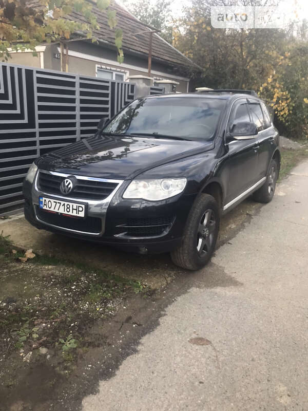 Позашляховик / Кросовер Volkswagen Touareg 2007 в Мукачевому