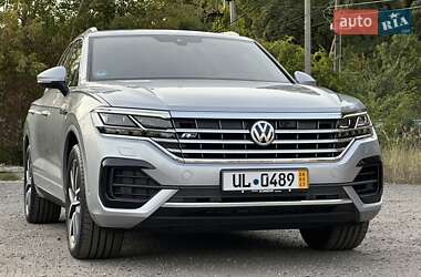 Внедорожник / Кроссовер Volkswagen Touareg 2018 в Полтаве