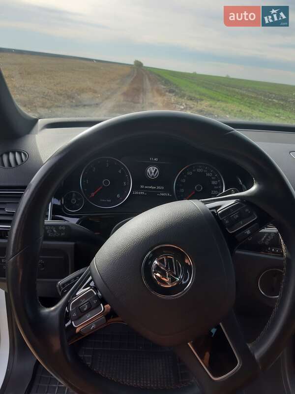 Позашляховик / Кросовер Volkswagen Touareg 2014 в Тернополі