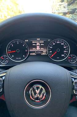 Внедорожник / Кроссовер Volkswagen Touareg 2015 в Умани