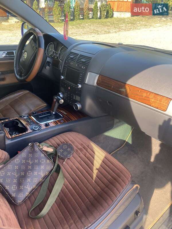 Позашляховик / Кросовер Volkswagen Touareg 2004 в Могилів-Подільському