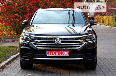 Позашляховик / Кросовер Volkswagen Touareg 2018 в 
