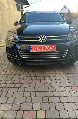 Внедорожник / Кроссовер Volkswagen Touareg 2013 в Черновцах