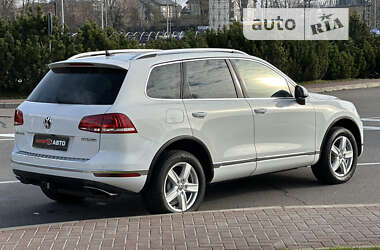 Внедорожник / Кроссовер Volkswagen Touareg 2015 в Киеве