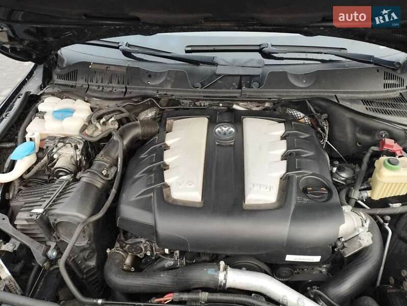 Внедорожник / Кроссовер Volkswagen Touareg 2010 в Ковеле